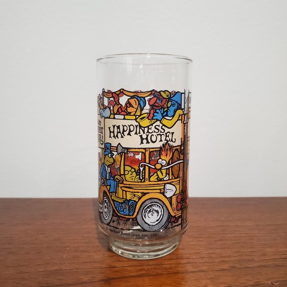 VINTAGE 1981 MCDONALD'S THE GREAT MUPPET CAPER‎ GLASS - HAPPINESS HOTEL - Picture 3 of 5